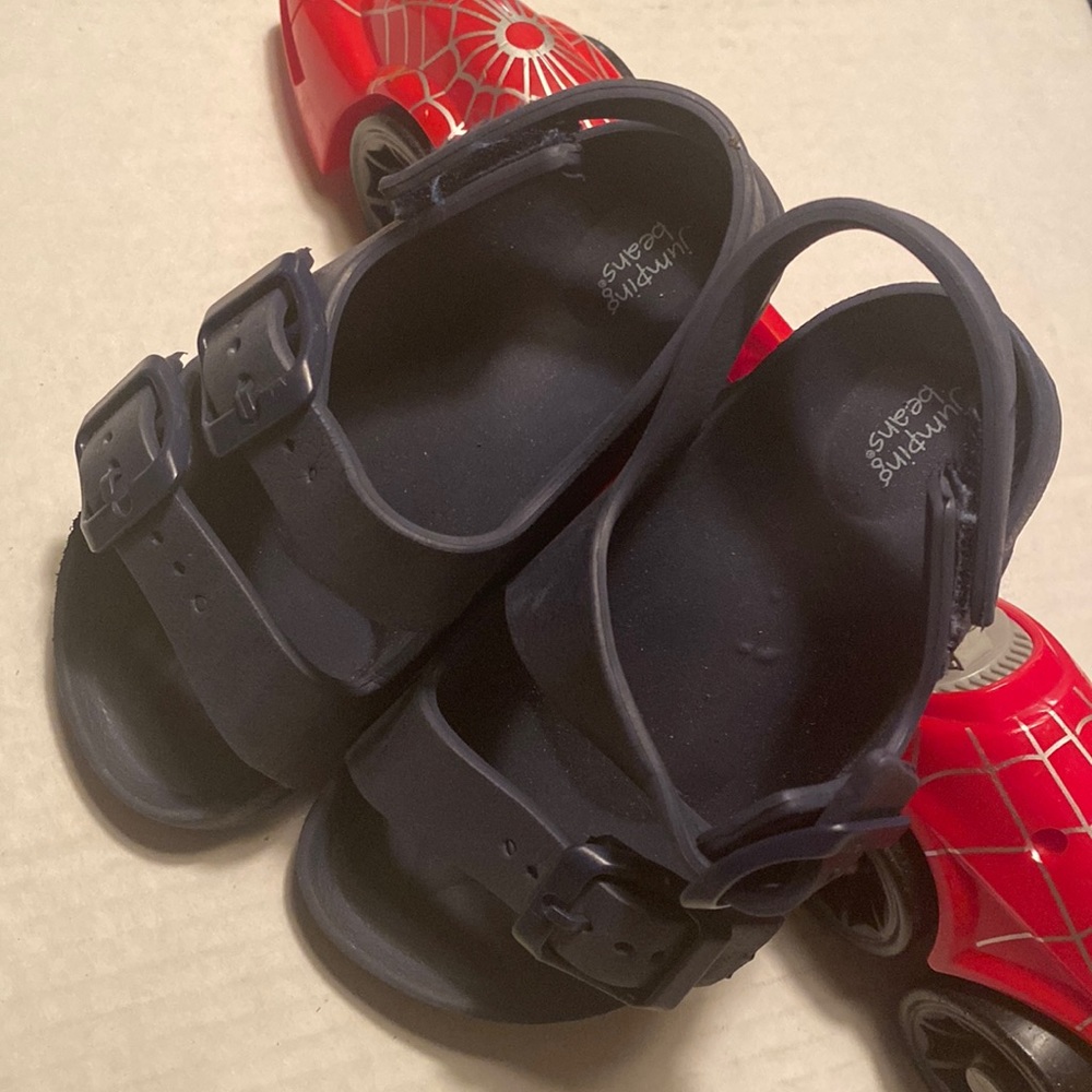 Jumping beans size 7/8 kids sandals